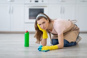 The Professional Housekeeper: Expert Cleaning for a Spotless Home